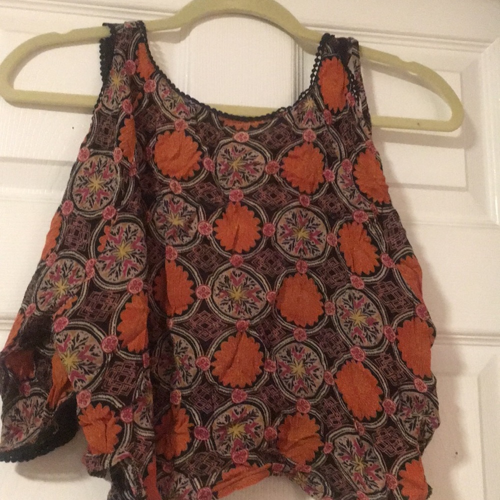 Backless cut out sleeve tank